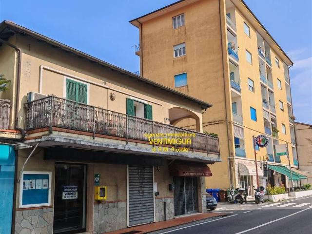 Locale Commerciale in vendita a Ventimiglia, Liguria
