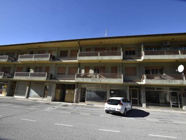 Locale Commerciale in vendita a Venzone, Friuli-Venezia Giulia