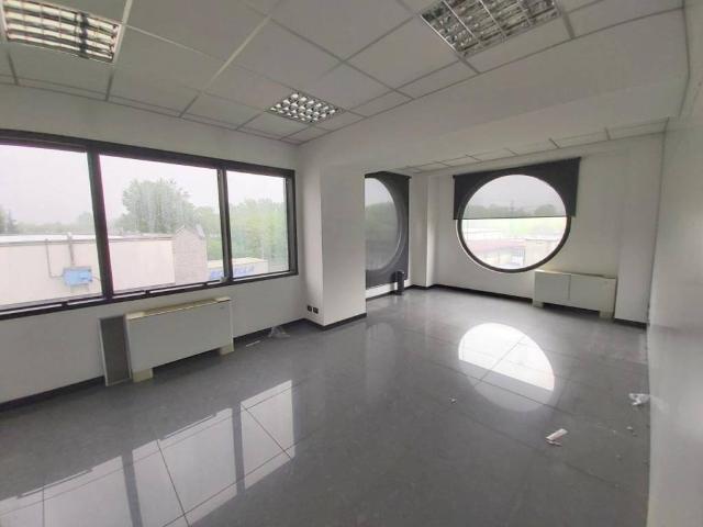 Locale Commerciale in vendita a Piemonte, Verbano-cusio-ossola