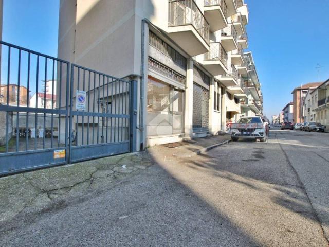 Locale Commerciale in vendita a Piemonte, Vercelli