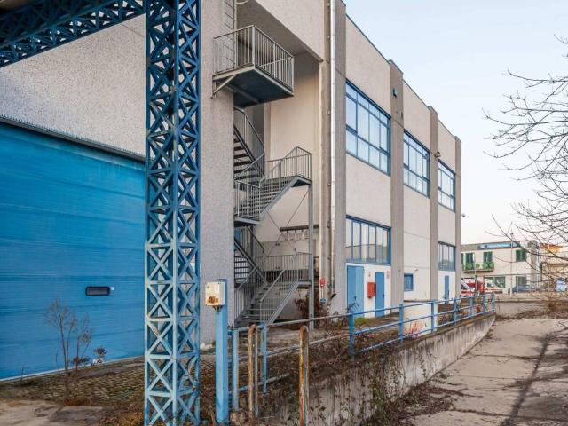 Locale Commerciale in vendita a Piemonte, Vercelli