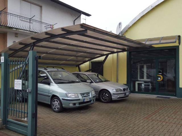 Locale Commerciale in vendita a Piemonte, Vercelli