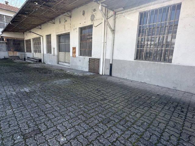 Locale Commerciale in vendita a Piemonte, Vercelli