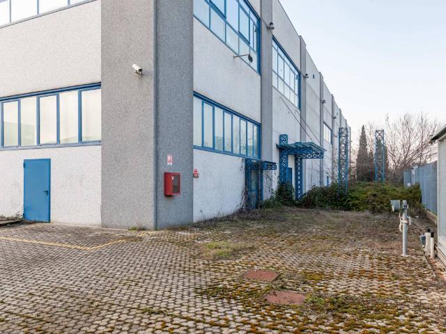 Locale Commerciale in vendita a Piemonte, Vercelli