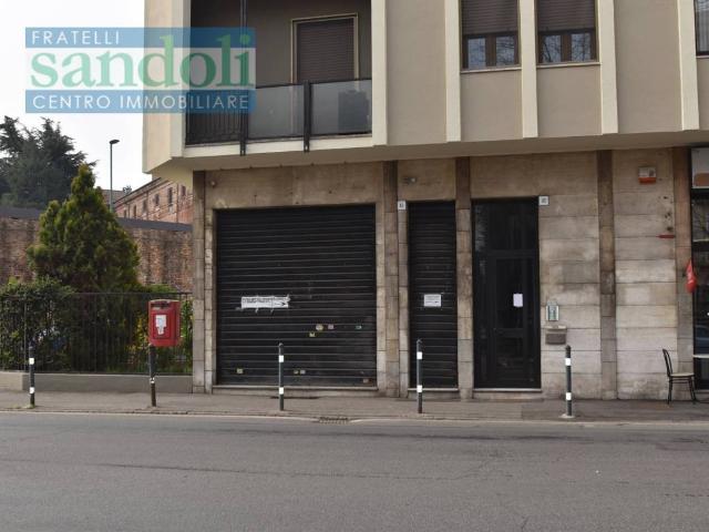 Locale Commerciale in vendita a Centro, Piemonte