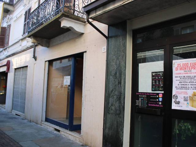 Locale Commerciale in vendita a Centro, Piemonte