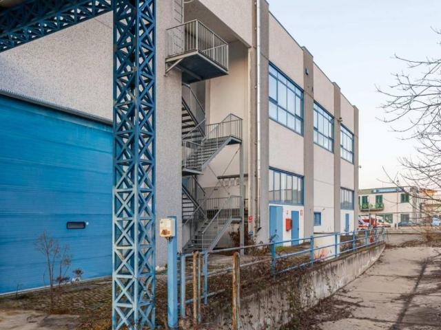 Locale Commerciale in vendita a Piemonte, Vercelli