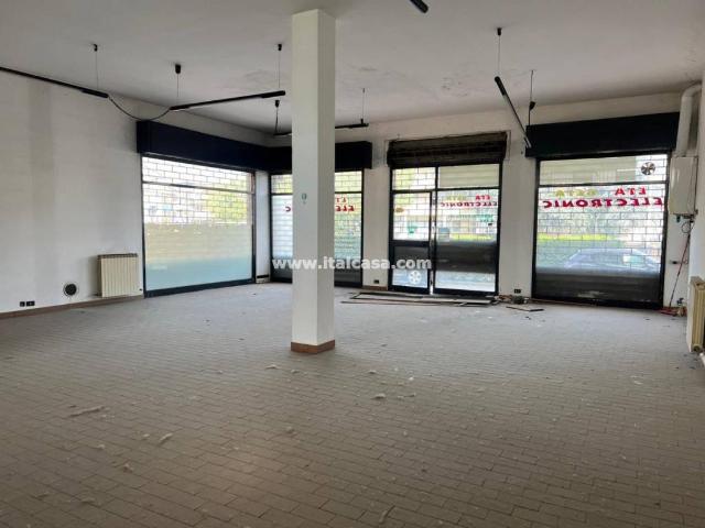 Locale Commerciale in vendita a Verdellino, Lombardia