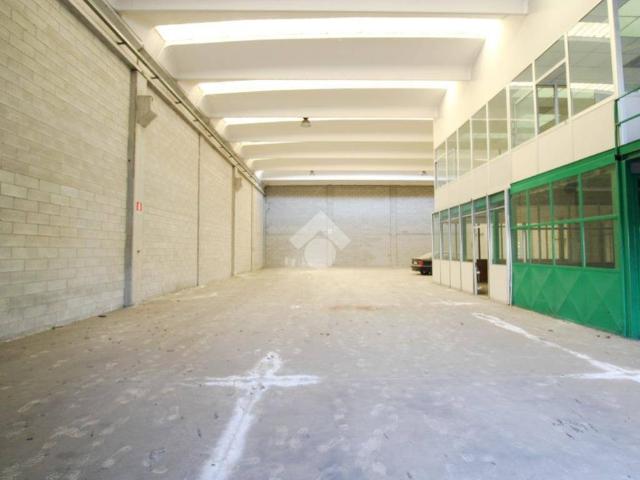Locale Commerciale in vendita a Verdellino, Lombardia