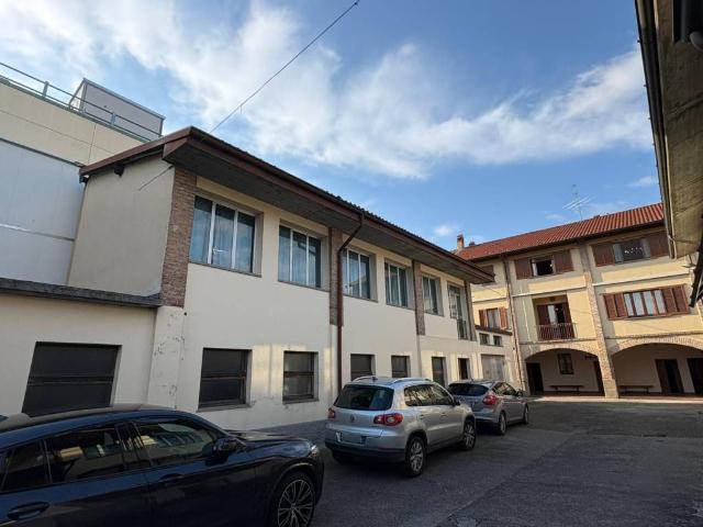 Locale Commerciale in vendita a Verdello, Lombardia