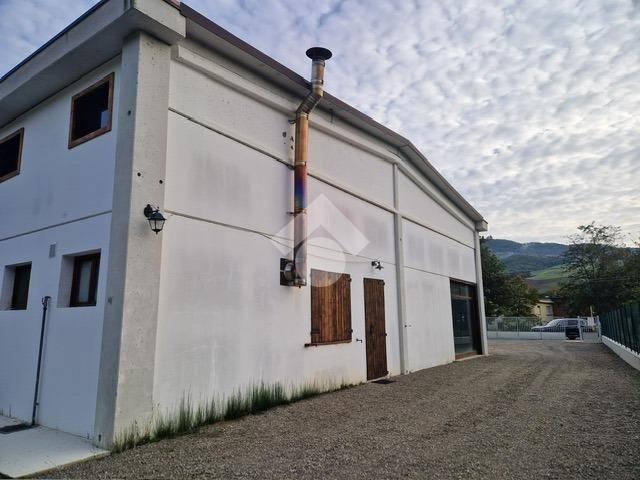 Locale Commerciale in vendita a Unione dell'Appennino Bolognese, Vergato