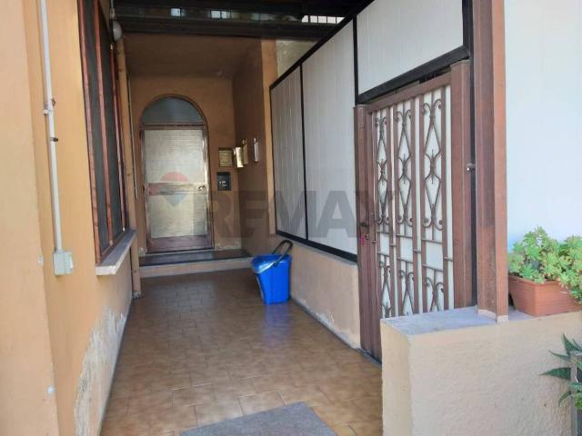 Locale Commerciale in vendita a Sesona, Vergiate
