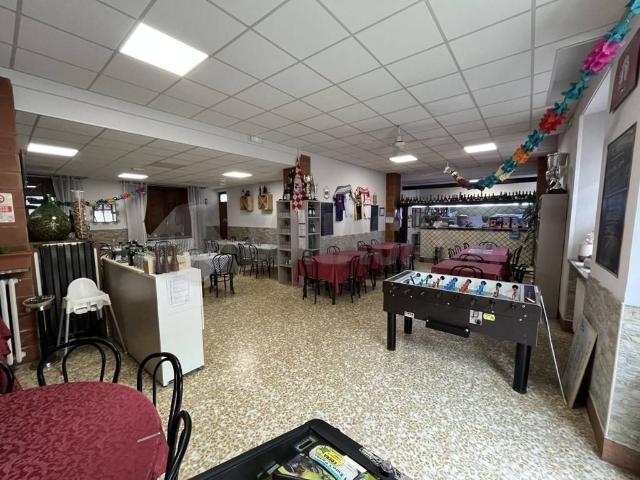 Locale Commerciale in vendita a Sesona, Vergiate