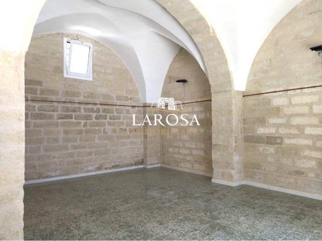 Locale Commerciale in vendita a Puglia, Lecce