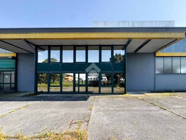 Locale Commerciale in vendita a Verolanuova, Lombardia