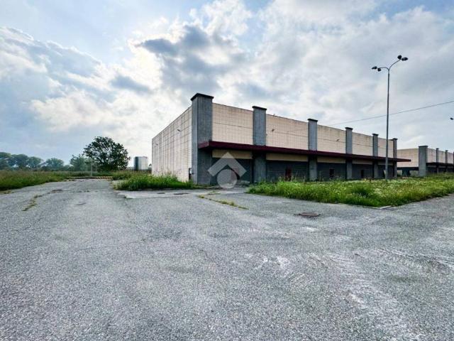 Locale Commerciale in vendita a Verolanuova, Lombardia