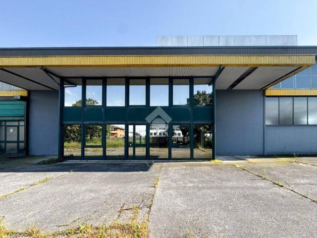 Locale Commerciale in vendita a Verolanuova, Lombardia