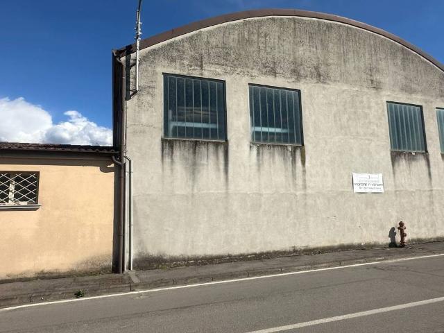 Locale Commerciale in vendita a Verolavecchia, Lombardia