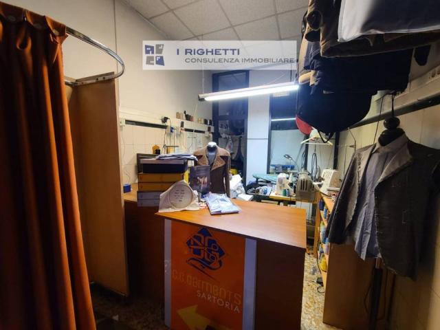Locale Commerciale in vendita a Ovest, Brenzone