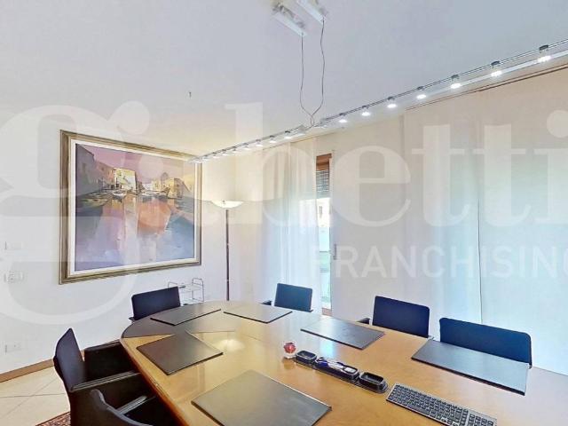 Locale Commerciale in vendita a Sud-Ovest, Brenzone