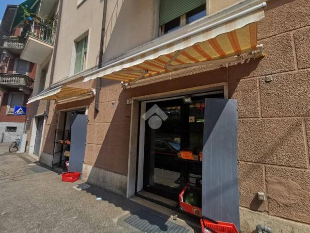 Locale Commerciale in vendita a Nord-Ovest, Brenzone