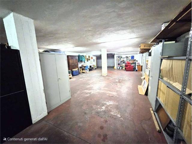 Locale Commerciale in vendita a San Felice Extra, Brenzone
