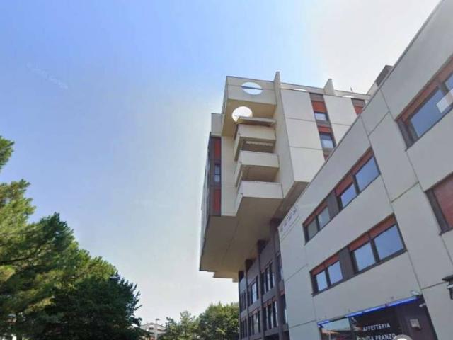 Locale Commerciale in vendita a Ovest, Brenzone