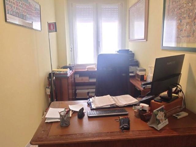 Locale Commerciale in vendita a Nord-Ovest, Brenzone