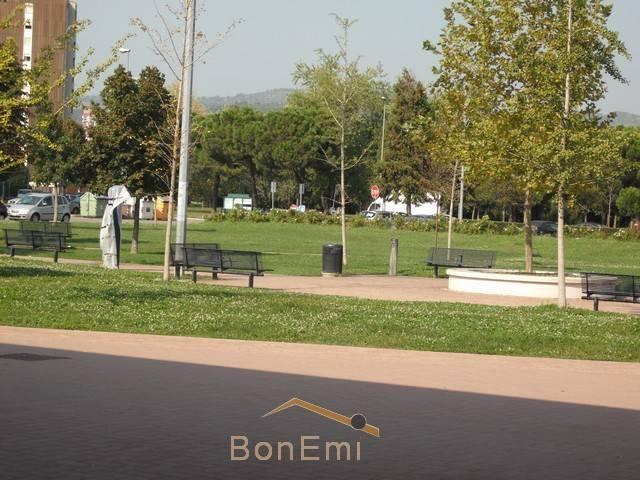 Locale Commerciale in vendita a Ovest, Brenzone