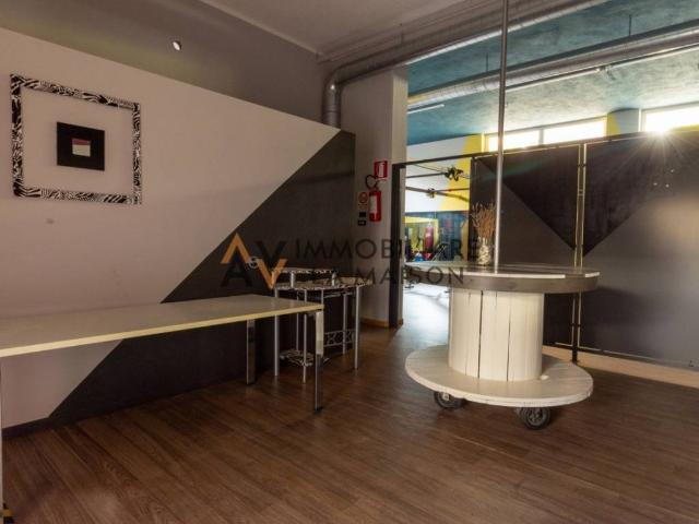 Locale Commerciale in vendita a Torille, Verres