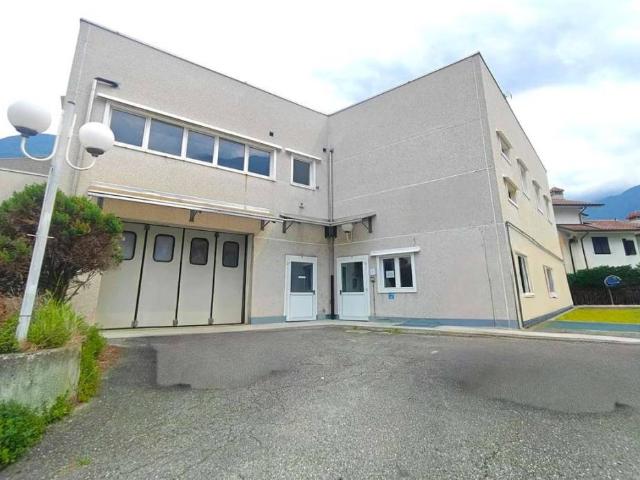 Locale Commerciale in vendita a Torille, Verres