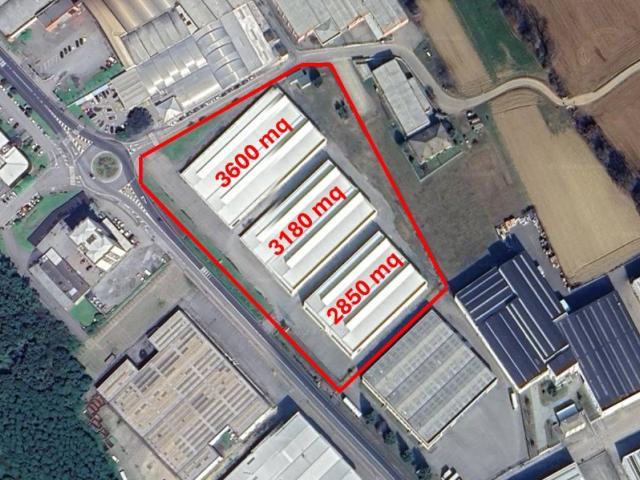 Locale Commerciale in vendita a Piemonte, Biella