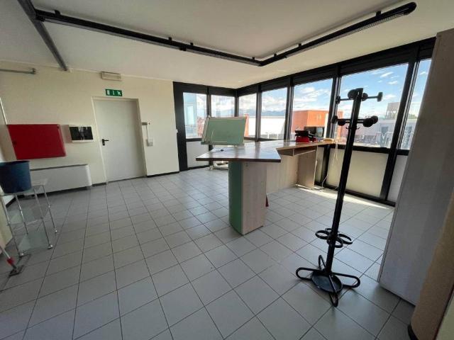 Locale Commerciale in vendita a Piemonte, Biella