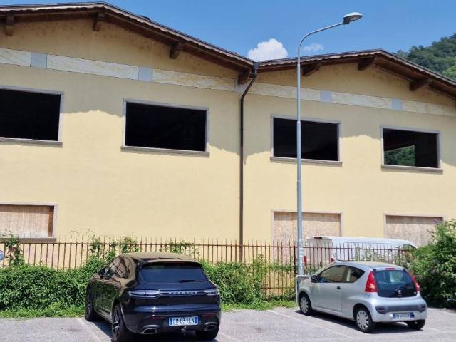 Locale Commerciale in vendita a Comunità montana della Valle Sabbia, Vestone