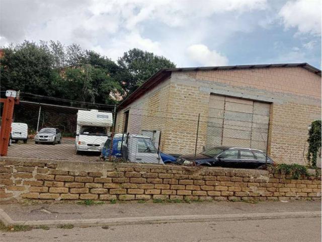 Locale Commerciale in vendita a Vetralla, Lazio