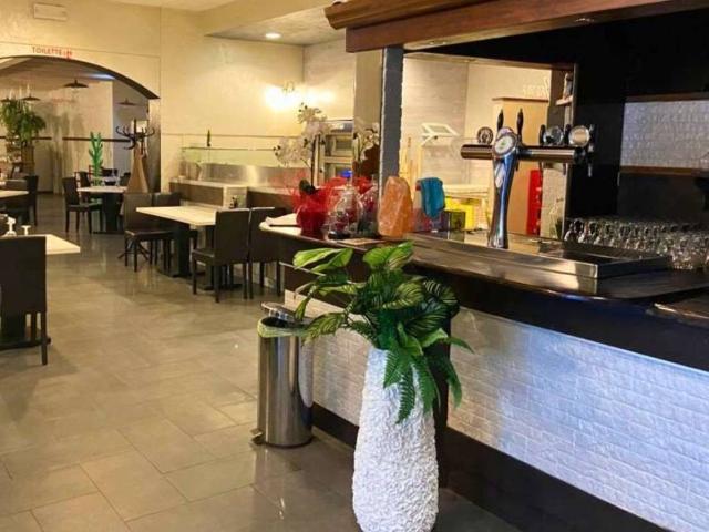 Locale Commerciale in vendita a Appennino Reggiano, Re