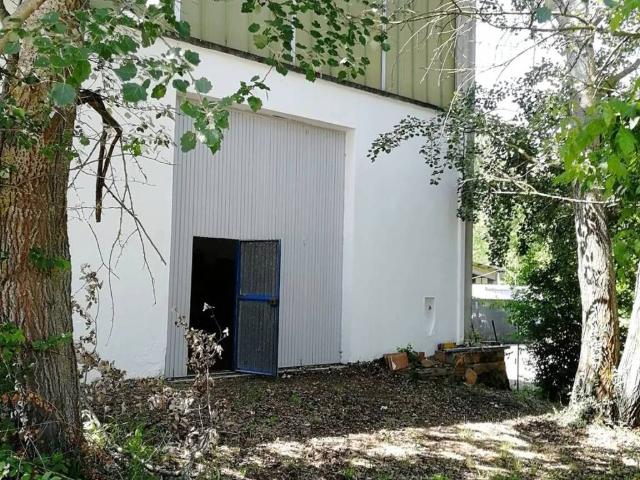 Locale Commerciale in vendita a Colline Matildiche, Re