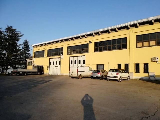 Locale Commerciale in vendita a Colline Matildiche, Re
