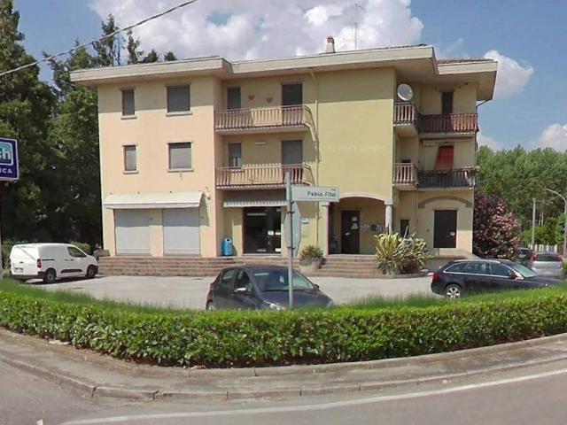Locale Commerciale in vendita a Viadana, Lombardia
