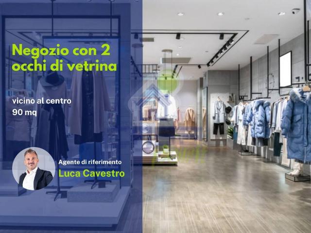 Locale Commerciale in vendita a Viadana, Lombardia