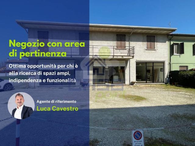 Locale Commerciale in vendita a Viadana, Lombardia