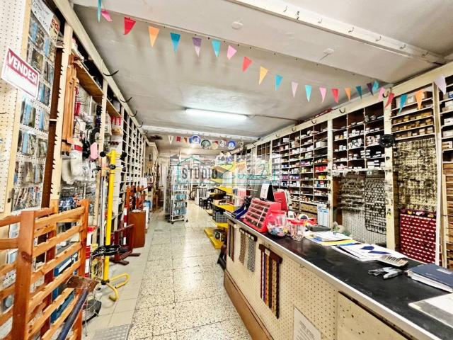 Locale Commerciale in vendita a Viareggio, Toscana