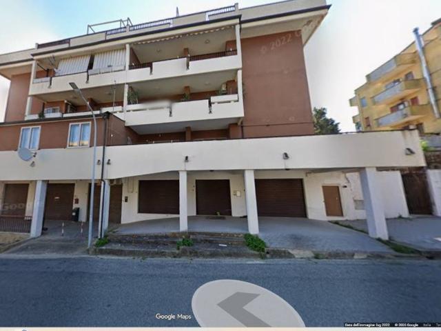 Locale Commerciale in vendita a Calabria, Vibo Valentia