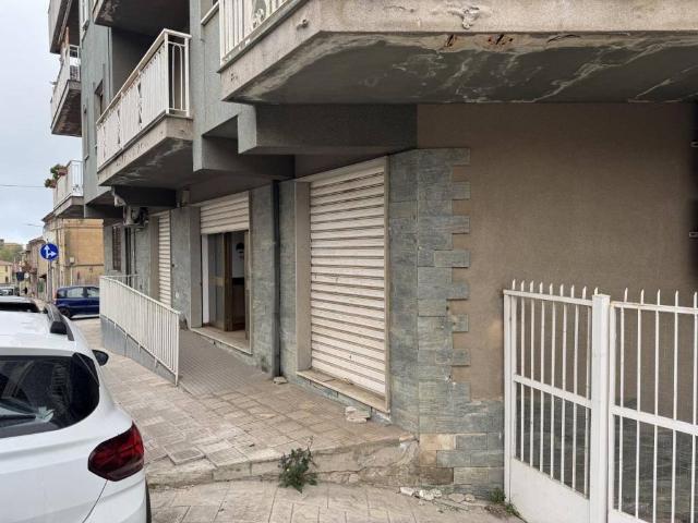 Locale Commerciale in vendita a Calabria, Vibo Valentia