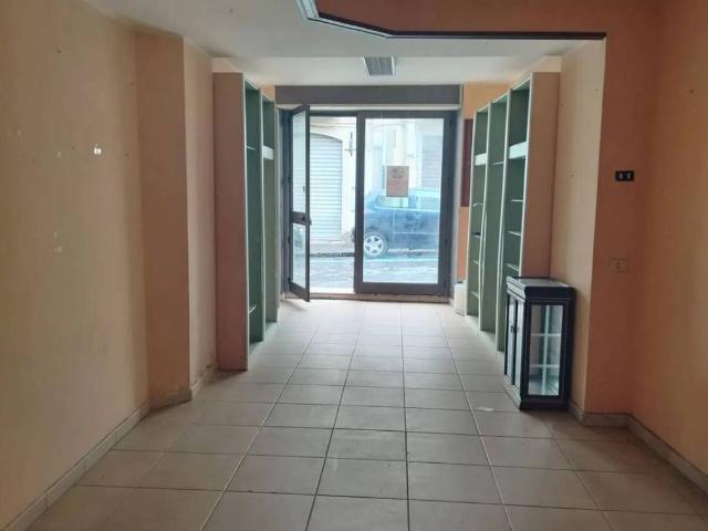 Locale Commerciale in vendita a Calabria, Vibo Valentia