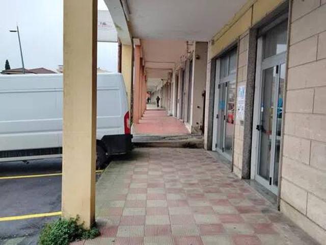 Locale Commerciale in vendita a Calabria, Vibo Valentia