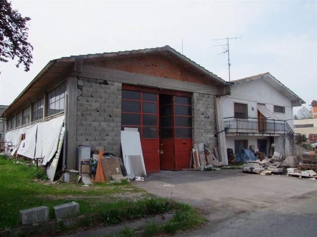 Locale Commerciale in vendita a Vicchio, Toscana