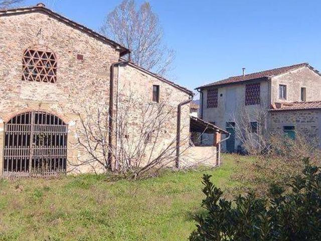 Locale Commerciale in vendita a Vicchio, Toscana