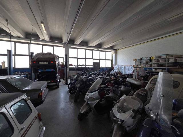 Locale Commerciale in vendita a Vicenza, Veneto