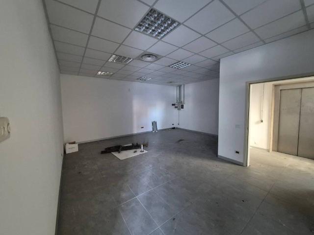 Locale Commerciale in vendita a Vicenza, Veneto